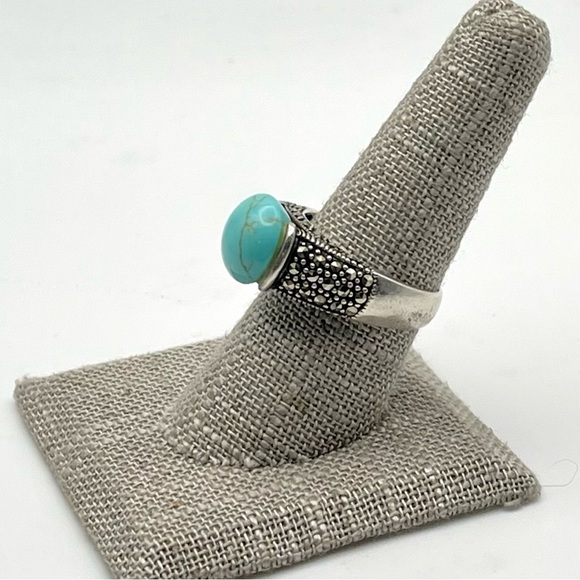 Gorgeous Sterling Silver Genuine Turquoise and Marcasites Cathedral Setting Ring - Picture 5 of 16